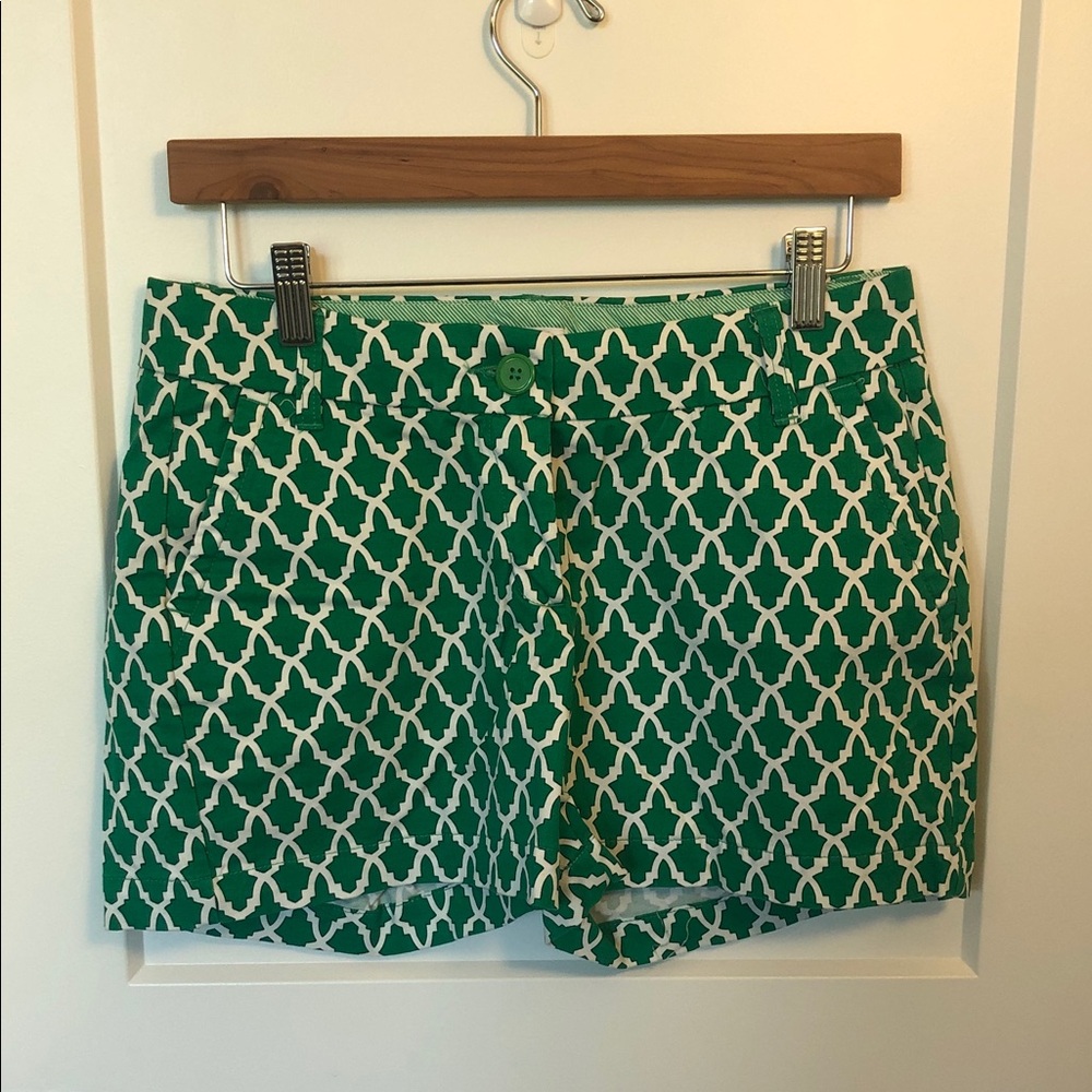 Crown & Ivy Green Geometric Women's Shorts